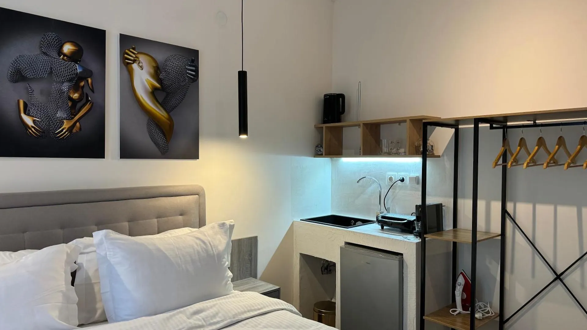 Private Mini Suite-Netflix Thessaloniki Greece