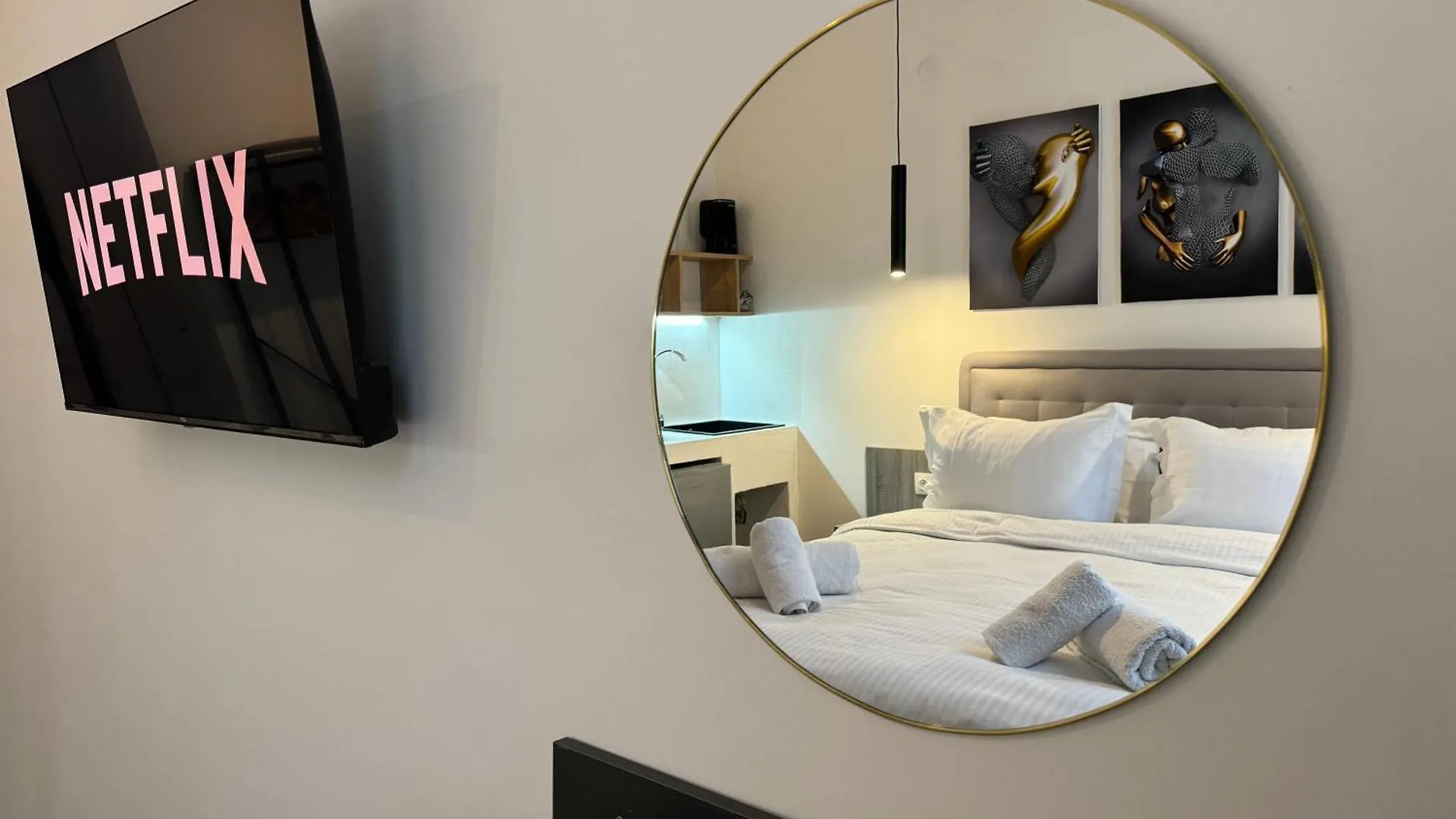 Private Mini Suite-Netflix Thessaloniki Apartment